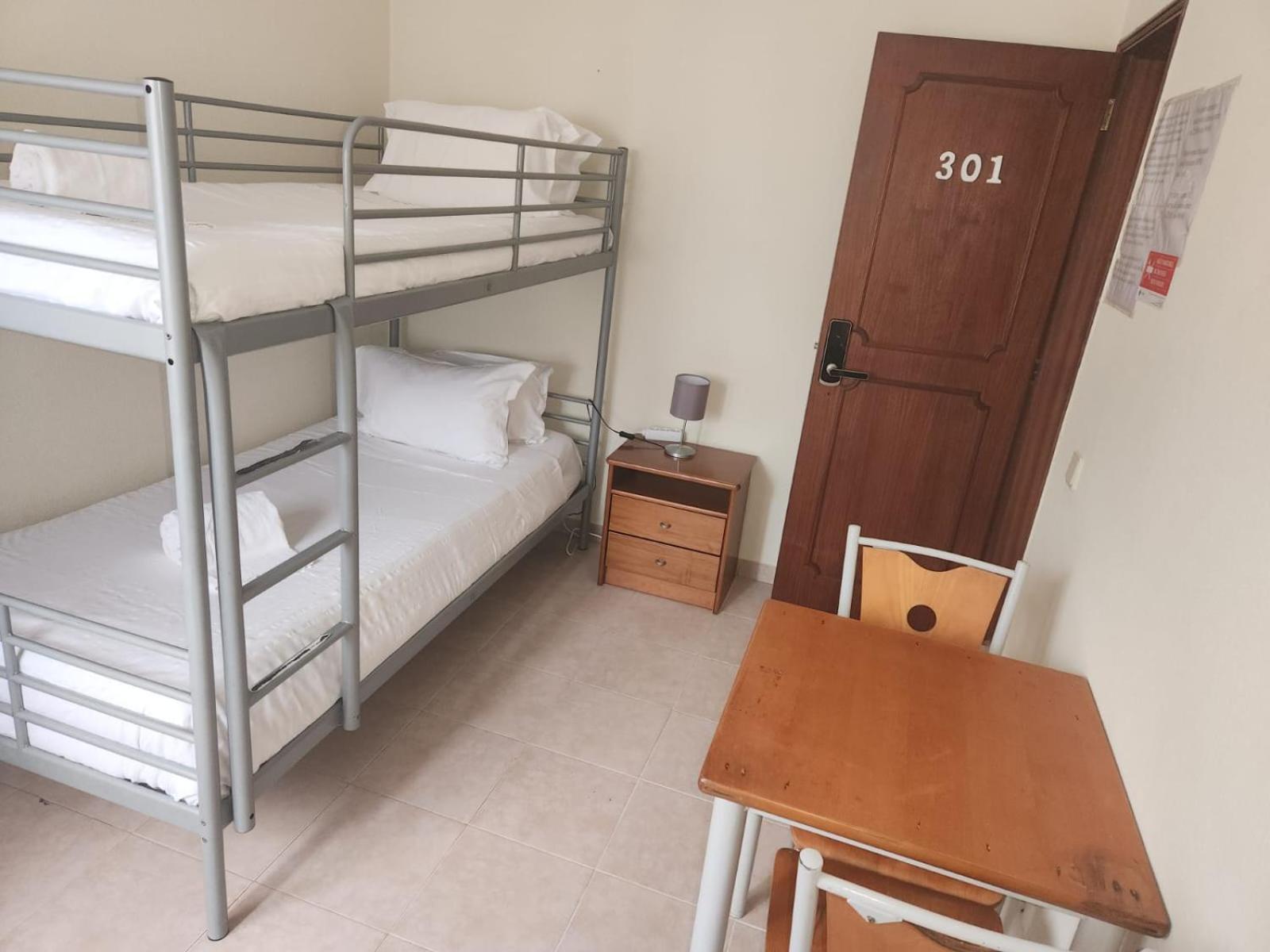 Sunny House Hostal *